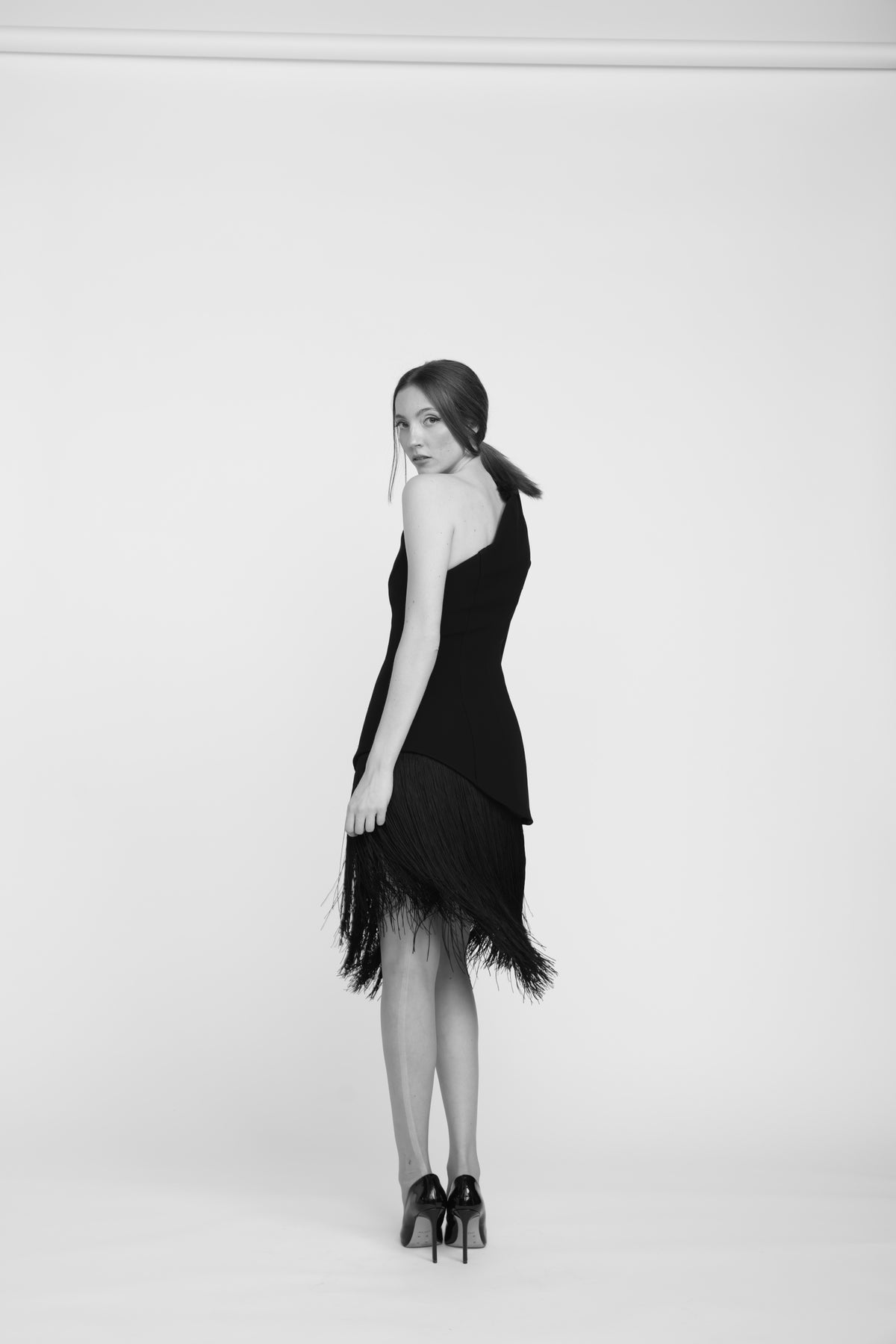 One sleeve dress Zoya with fringe