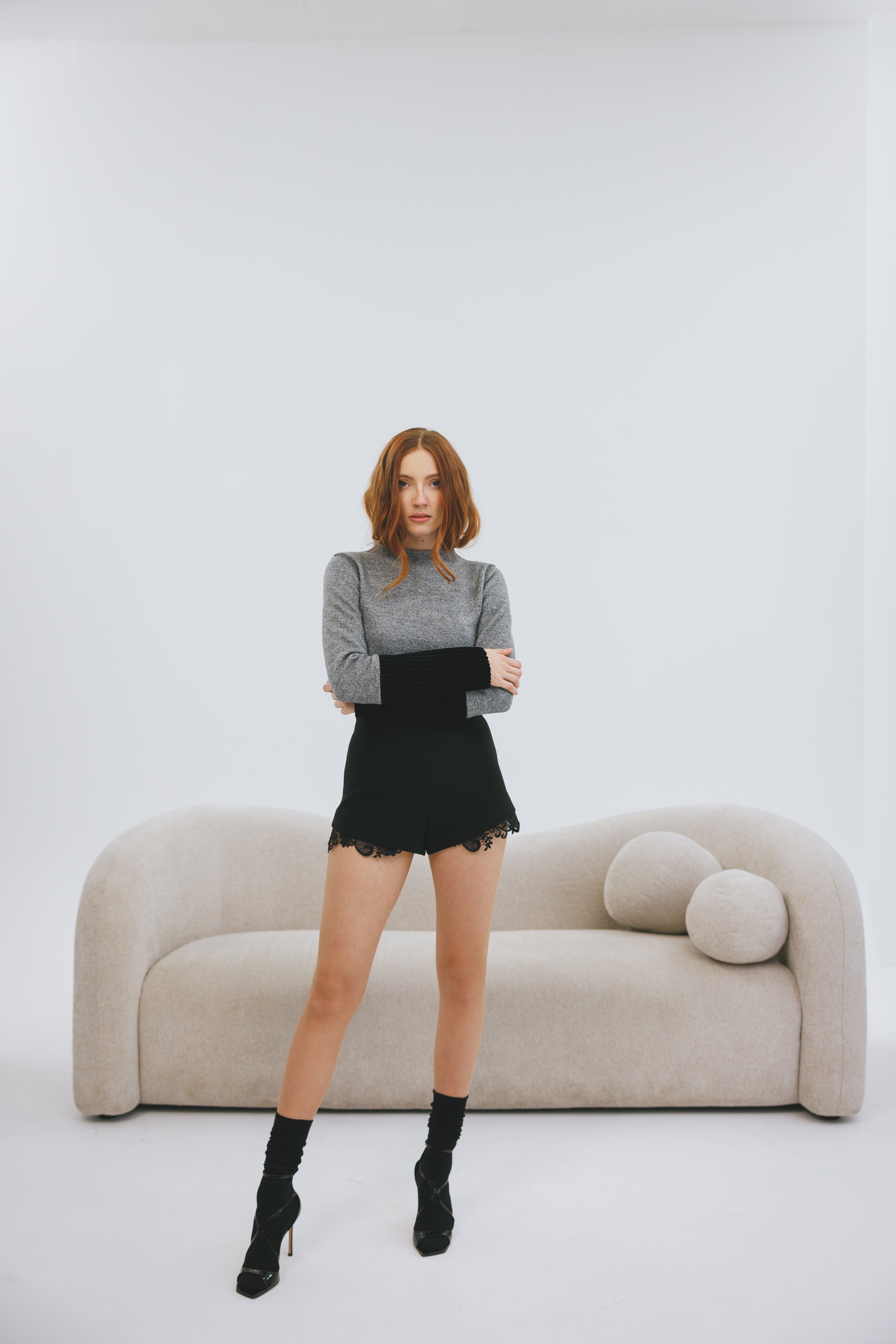 Lühikesed püksid pitsiga